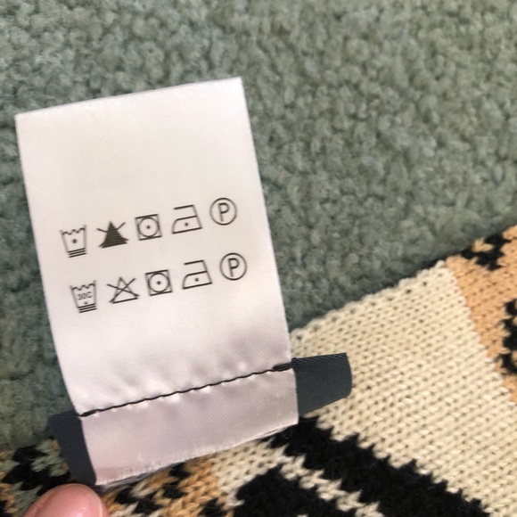 ModCloth Dino knit blanket - Picture 4 of 4